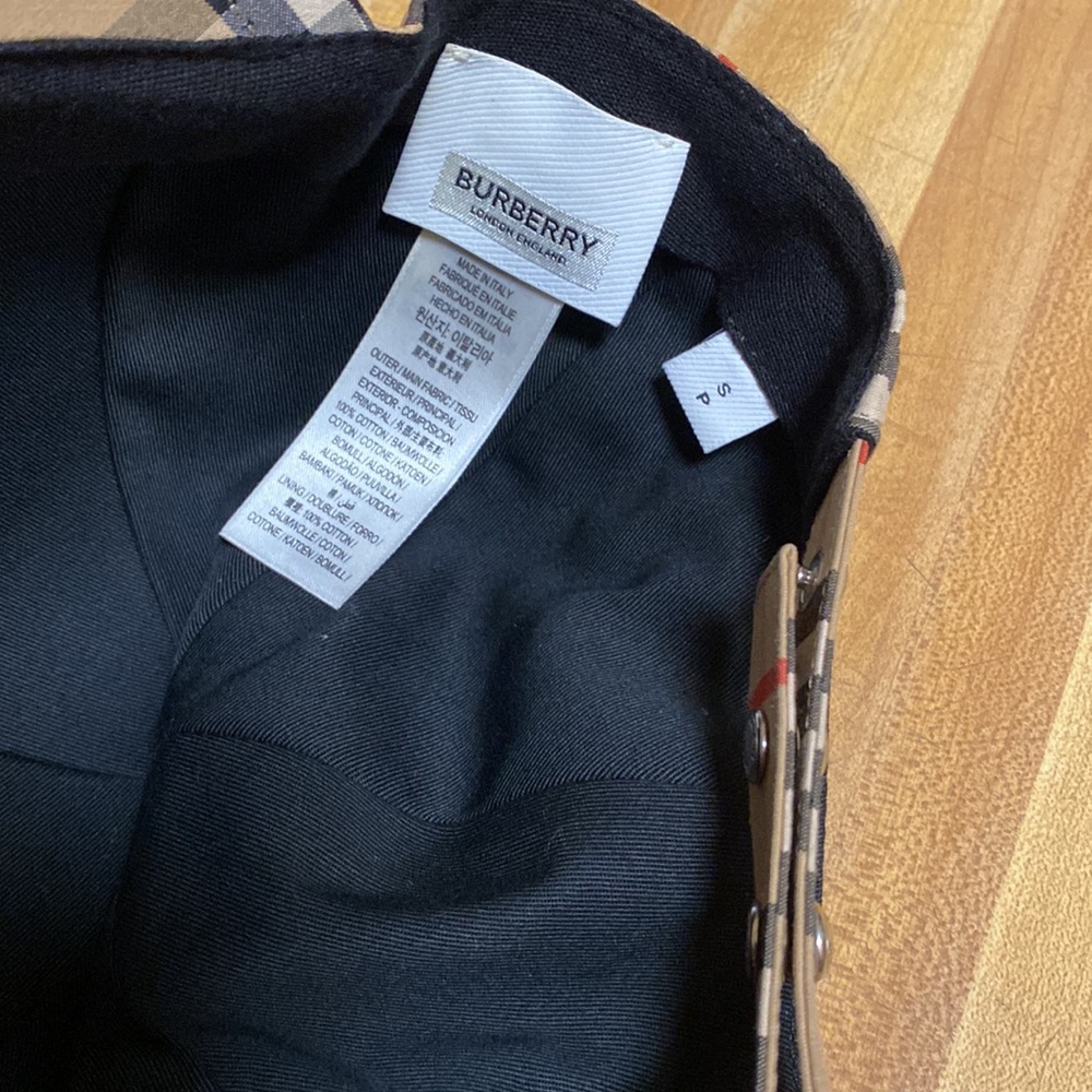 Burberry logo snap hat… brand new - Picture 3 of 6